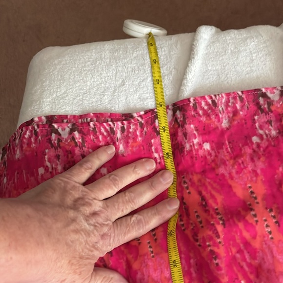 dress barn 18 W diamond pinks ,burgundy , dress - Picture 15 of 16